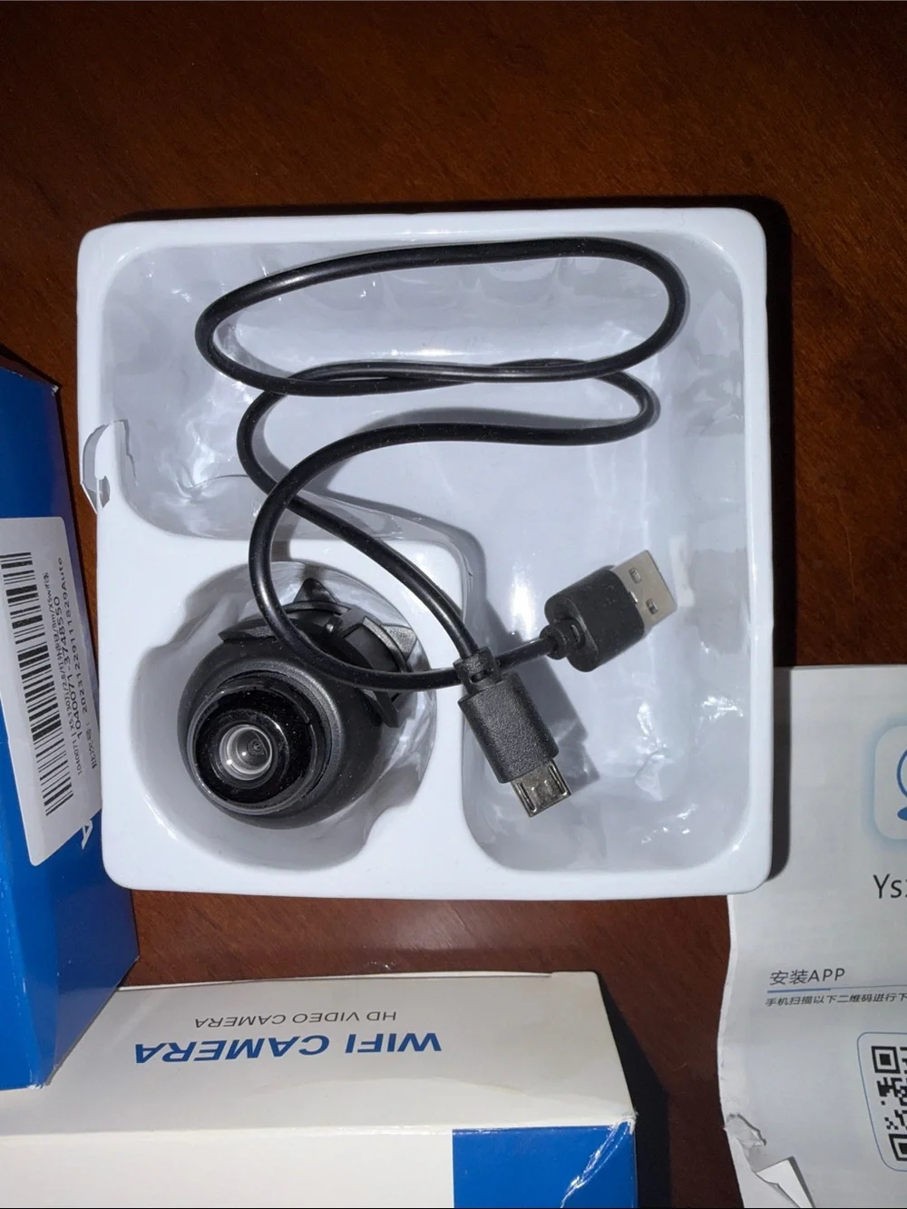 2 Compact WiFi HD Camera with USB Cable - White/Black